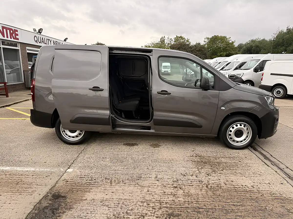 Used 2023 Peugeot Partner Professional Premium Plus Grey - Interior and Exterior details 3