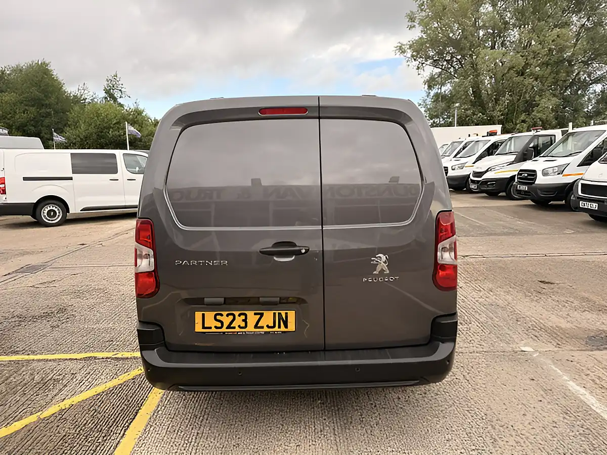 Used 2023 Peugeot Partner Professional Premium Plus Grey - Interior and Exterior details 5