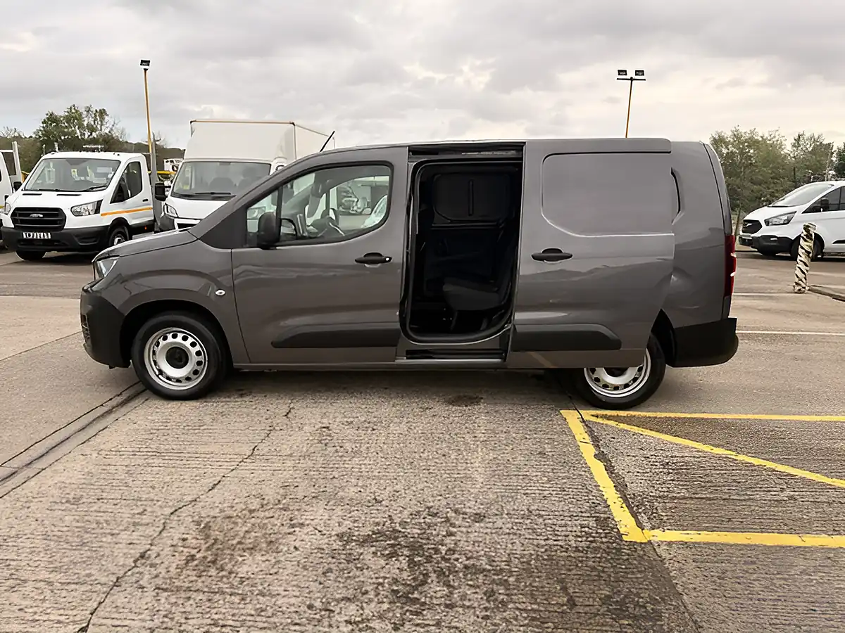 Used 2023 Peugeot Partner Professional Premium Plus Grey - Interior and Exterior details 9