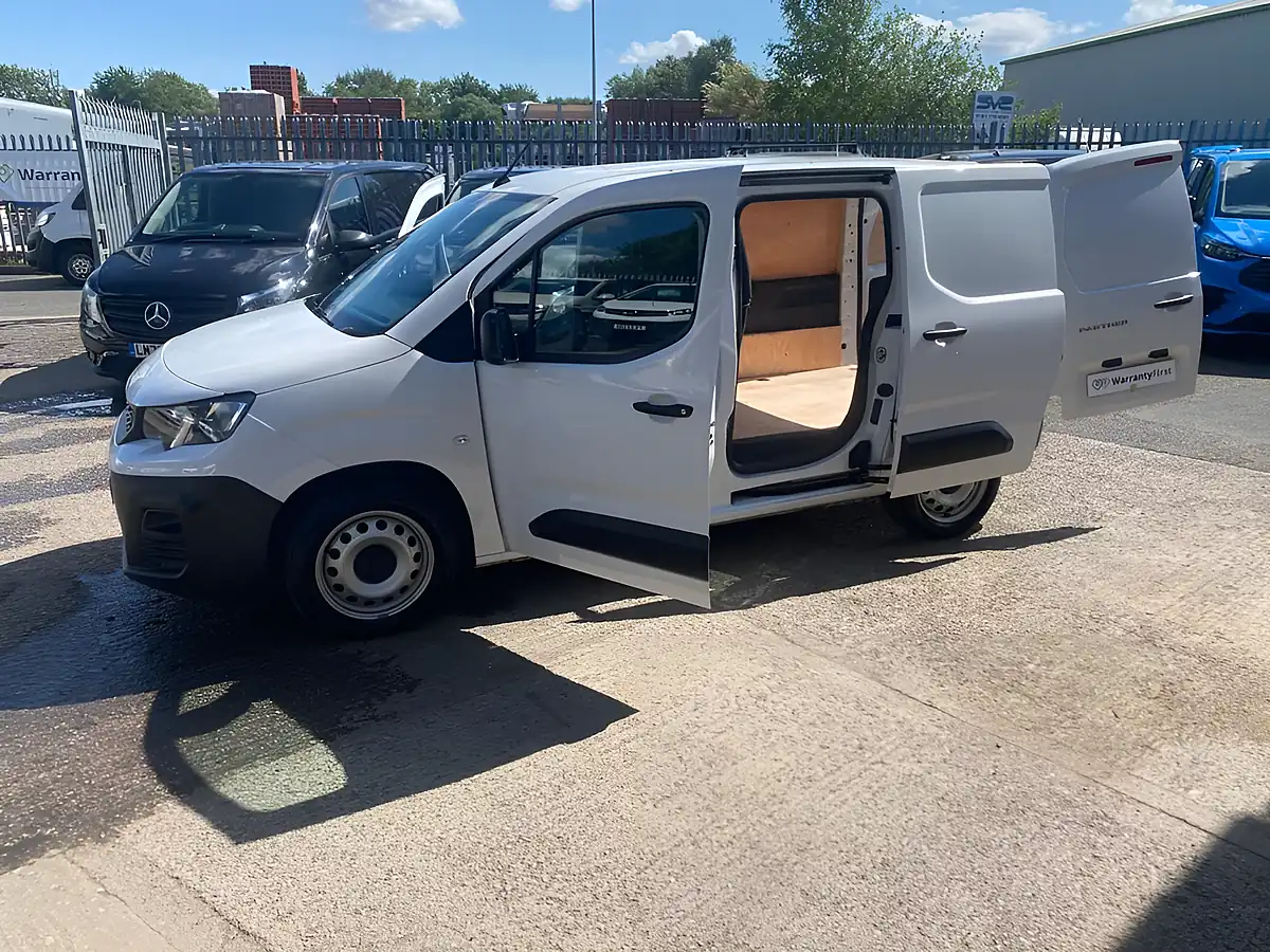 Used 2023 Peugeot Partner Professional Premium Plus White - Interior and Exterior details 11