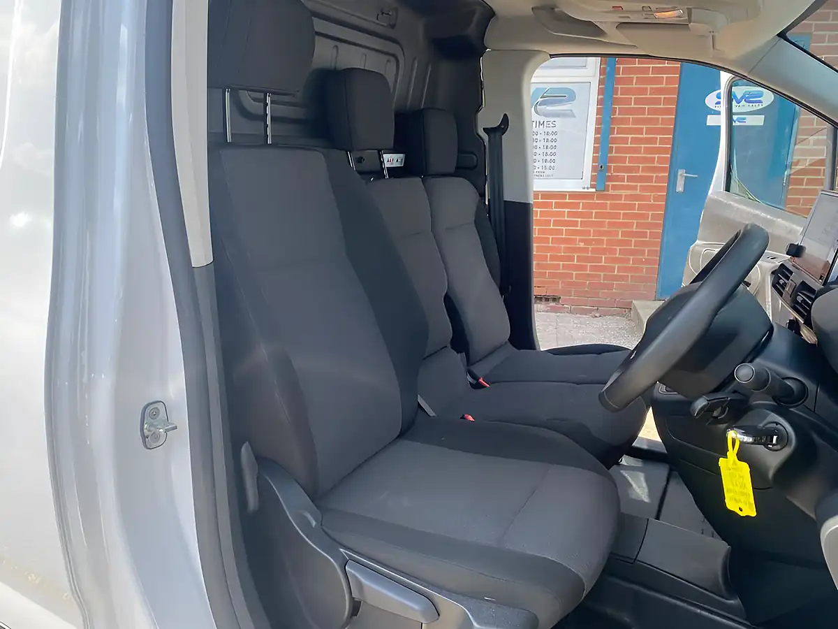 Used 2023 Peugeot Partner Professional Premium Plus White - Interior and Exterior details 14