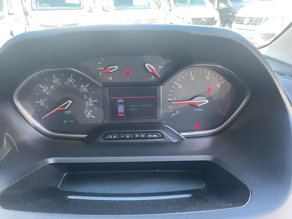 Used 2023 Peugeot Partner Professional Premium Plus White - Interior and Exterior details 16