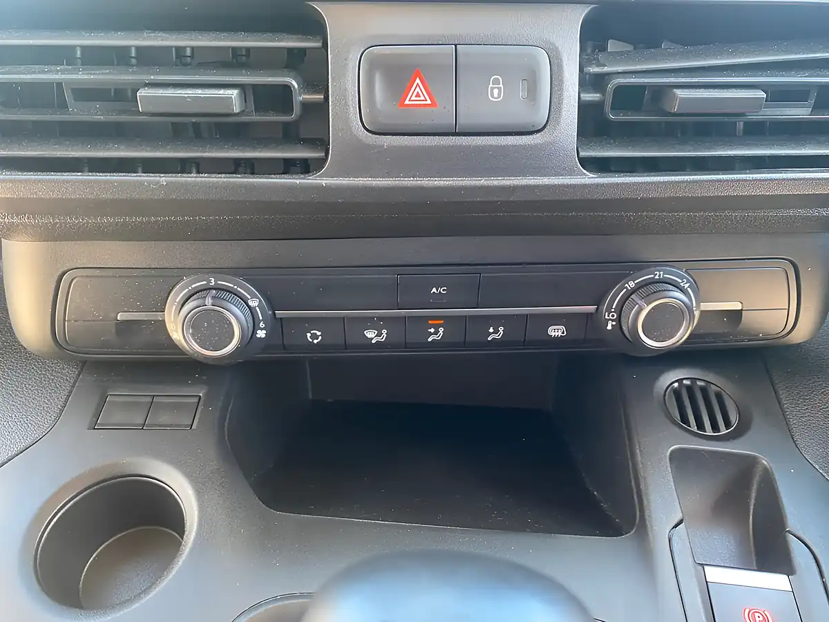 Used 2023 Peugeot Partner Professional Premium Plus White - Interior and Exterior details 18