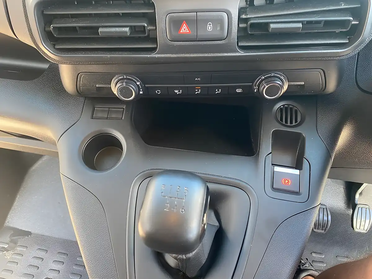 Used 2023 Peugeot Partner Professional Premium Plus White - Interior and Exterior details 19