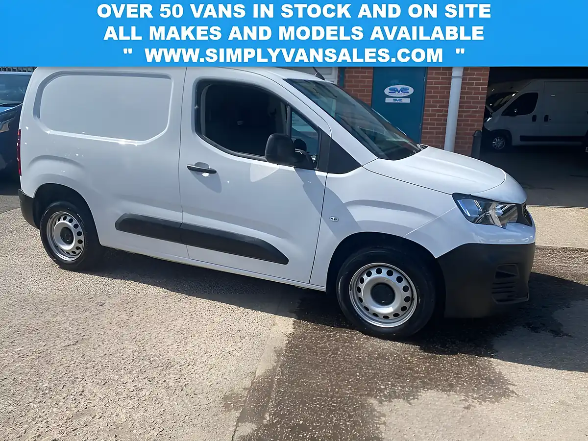 Used 2023 Peugeot Partner Professional Premium Plus White - Interior and Exterior details 9