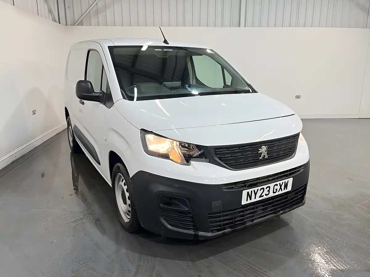 Used 2023 Peugeot Partner Professional Premium + Standard White - Front View