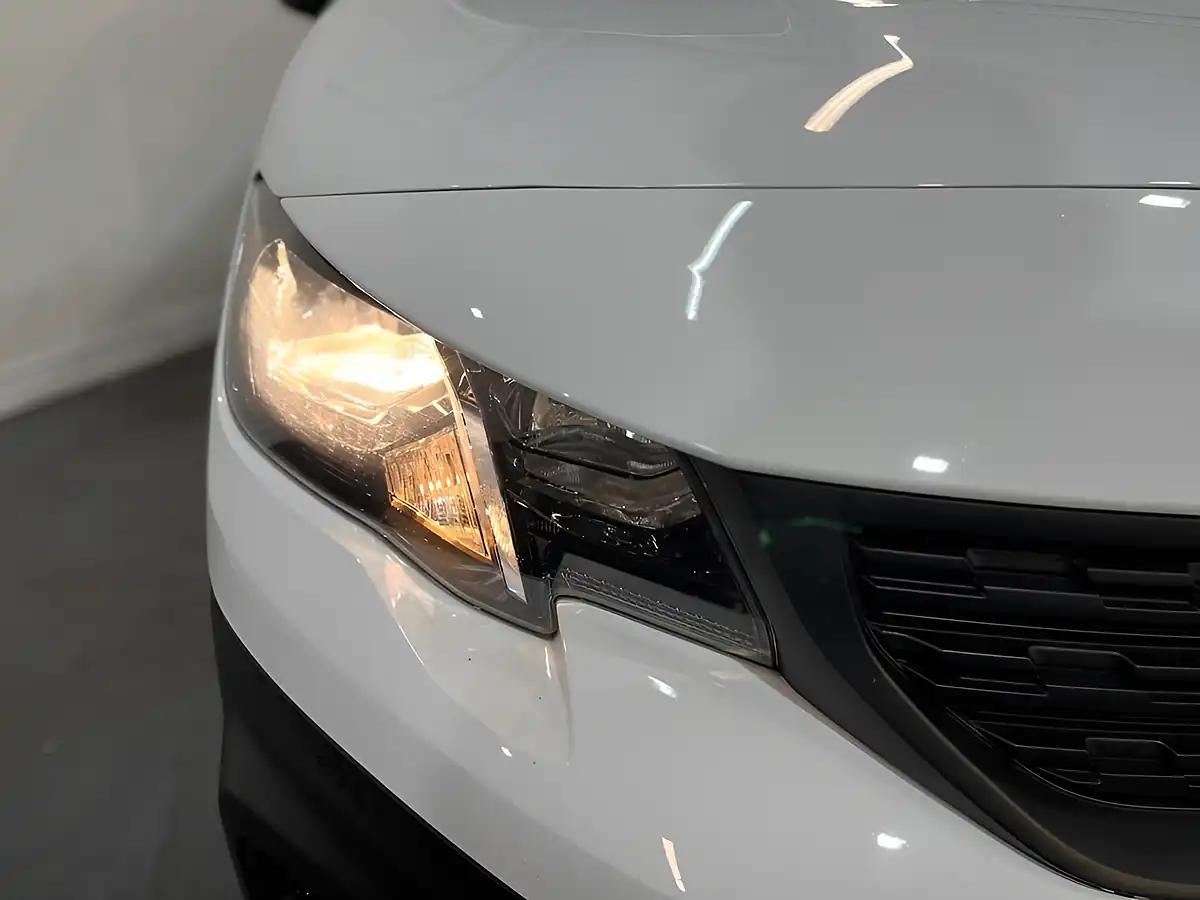 Used 2023 Peugeot Partner Professional Premium + Standard White - Interior and Exterior details 5
