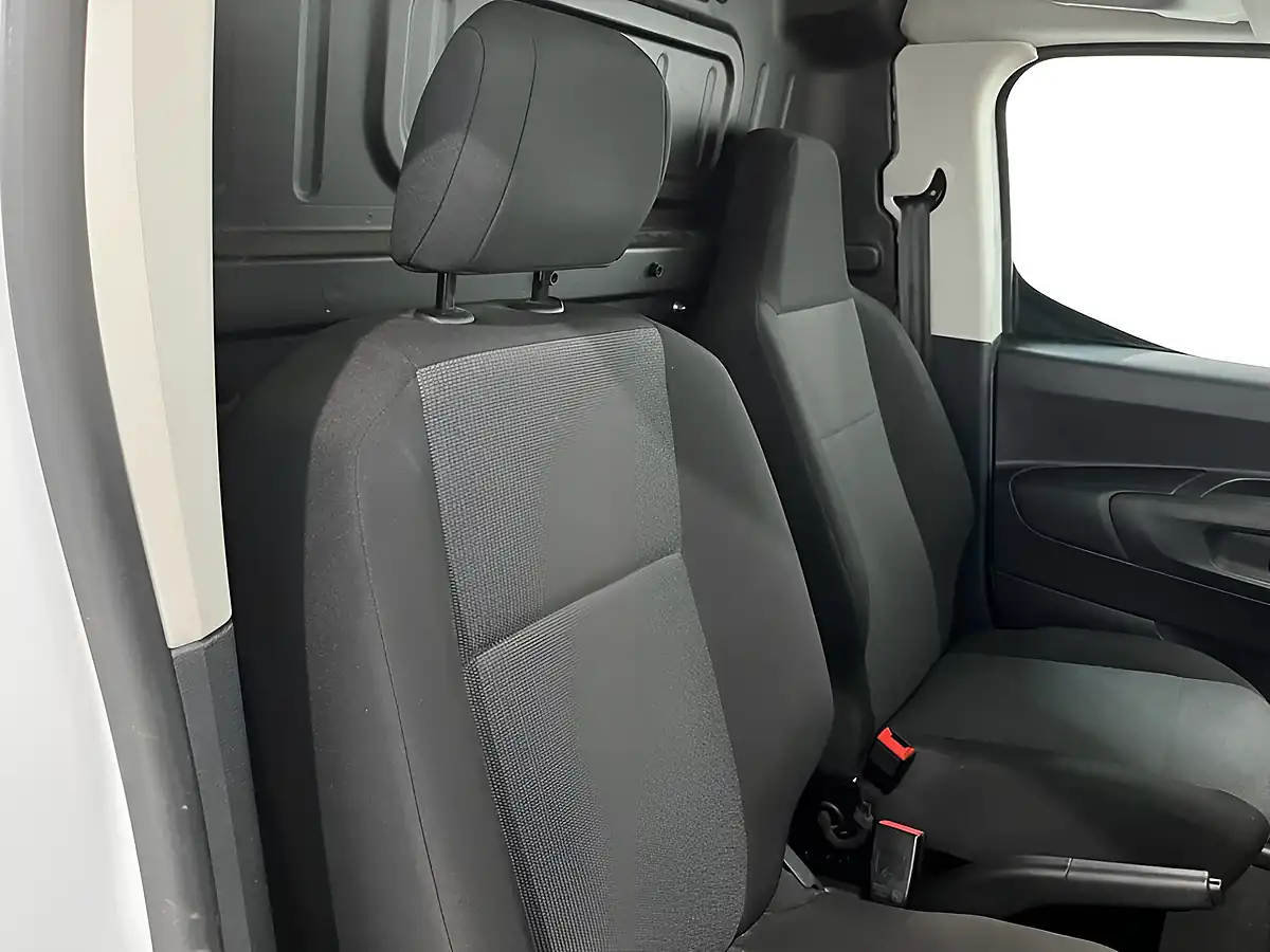 Used 2023 Peugeot Partner Professional Premium + Standard White - Interior and Exterior details 9