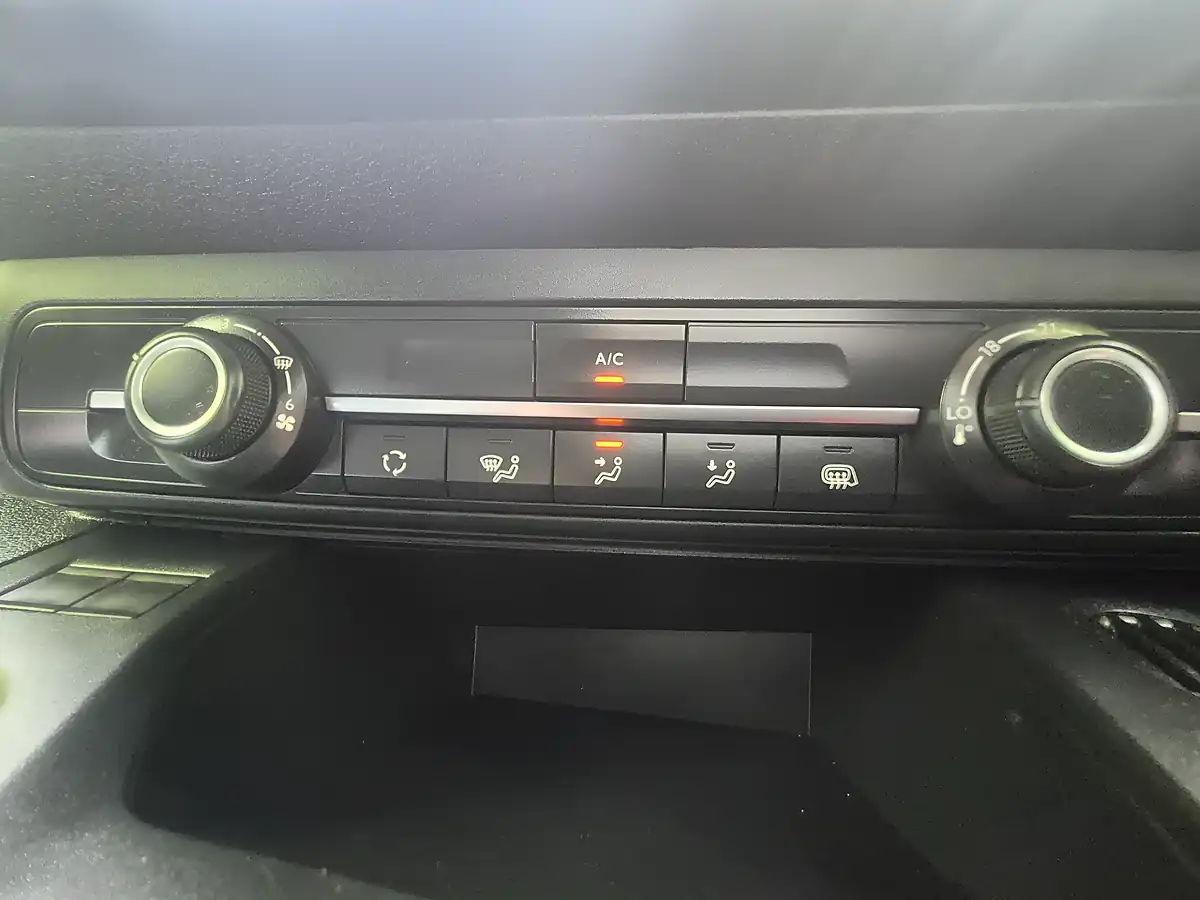 Used 2023 Peugeot Partner Professional Premium White - Interior and Exterior details 13