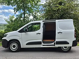 Used 2023 Peugeot Partner Professional Premium White - Interior and Exterior details 6