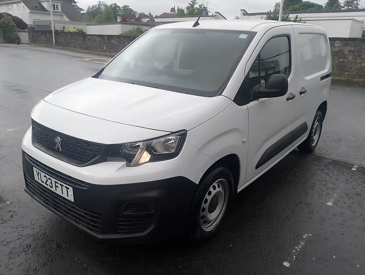 Used 2023 Peugeot Partner Professional Premium+ White - Interior and Exterior details 3