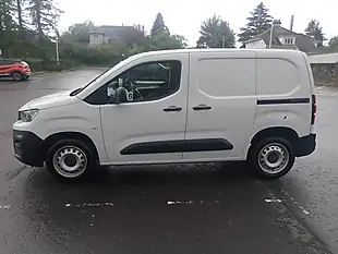 Used 2023 Peugeot Partner Professional Premium+ White - Interior and Exterior details 4