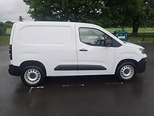 Used 2023 Peugeot Partner Professional Premium+ White - Interior and Exterior details 8