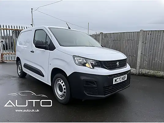 2023 Peugeot Partner BlueHDi 1000 Professional Premium +