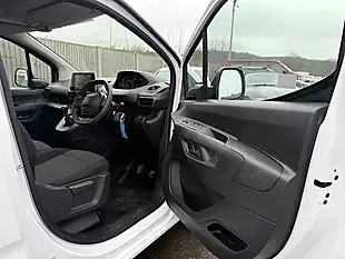 Used 2023 Peugeot Partner Professional Premium + White - Interior and Exterior details 12