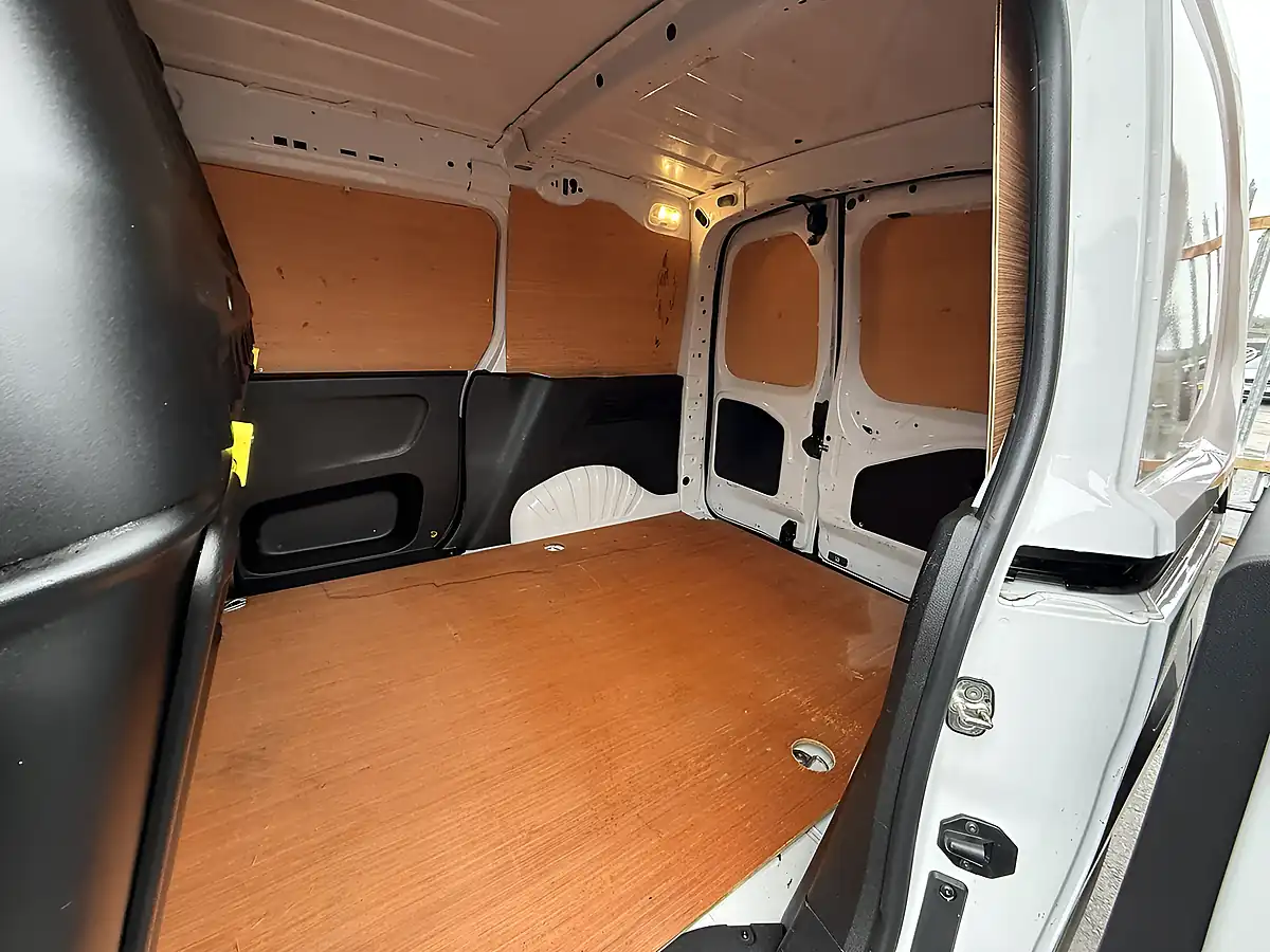 Used 2023 Peugeot Partner Professional Premium + White - Interior and Exterior details 16