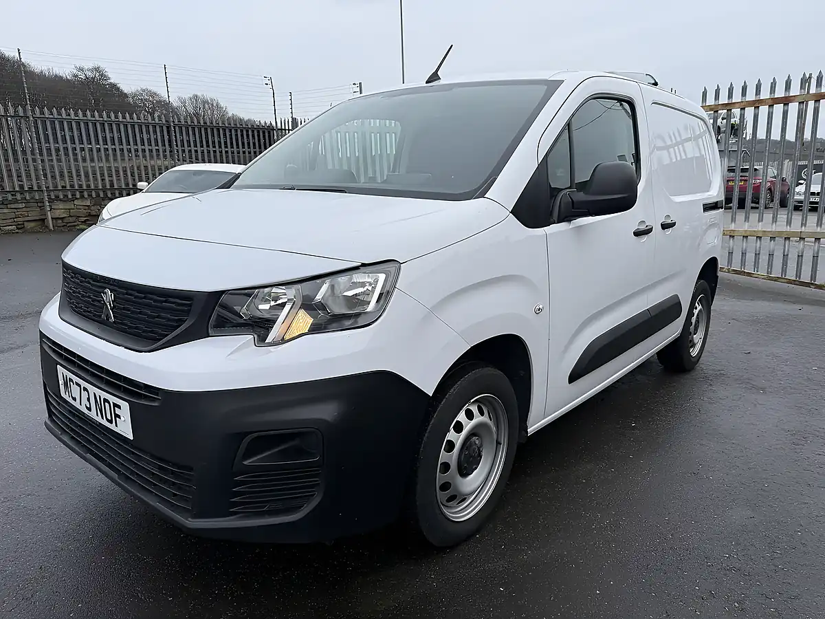 Used 2023 Peugeot Partner Professional Premium + White - Interior and Exterior details 4