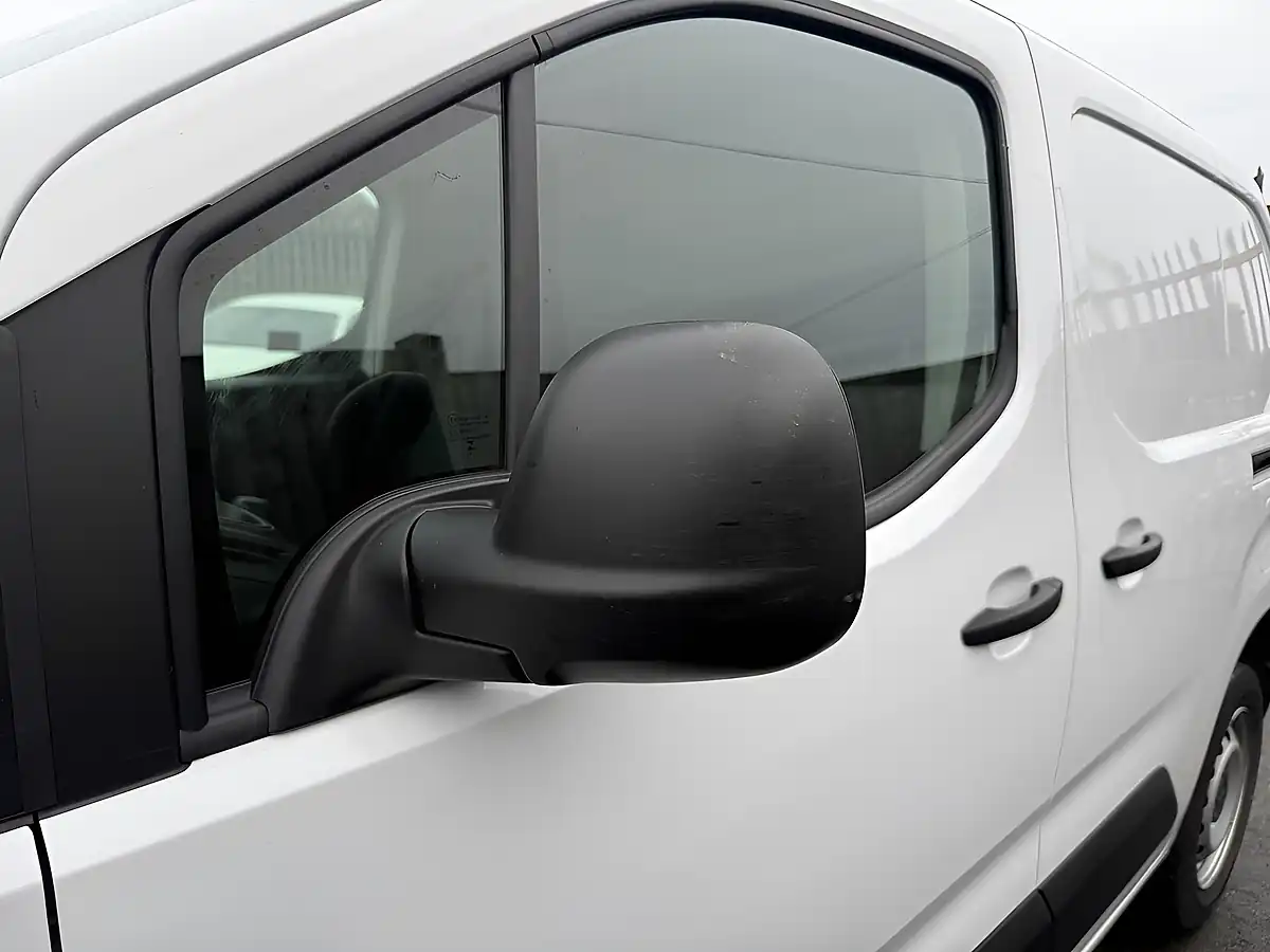 Used 2023 Peugeot Partner Professional Premium + White - Interior and Exterior details 6