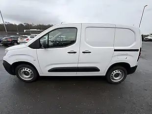 Used 2023 Peugeot Partner Professional Premium + White - Interior and Exterior details 9