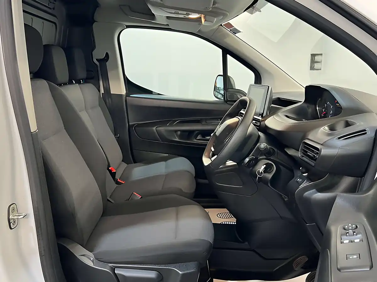 Used 2023 Peugeot Partner Professional Premium+ White - Interior and Exterior details 11