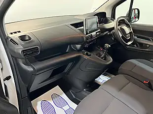 Used 2023 Peugeot Partner Professional Premium+ White - Interior and Exterior details 15