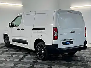 Used 2023 Peugeot Partner Professional Premium+ White - Interior and Exterior details 5