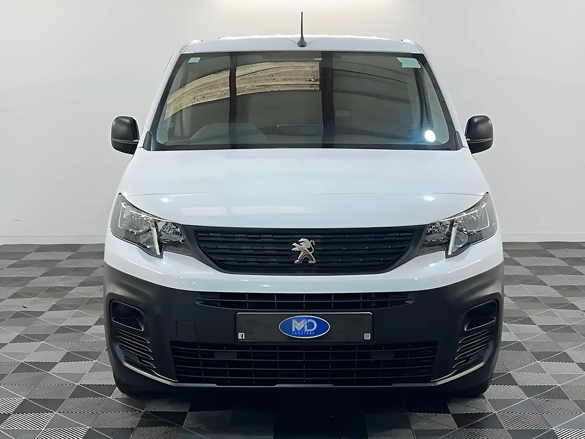 Used 2023 Peugeot Partner Professional Premium+ White - Interior and Exterior details 7