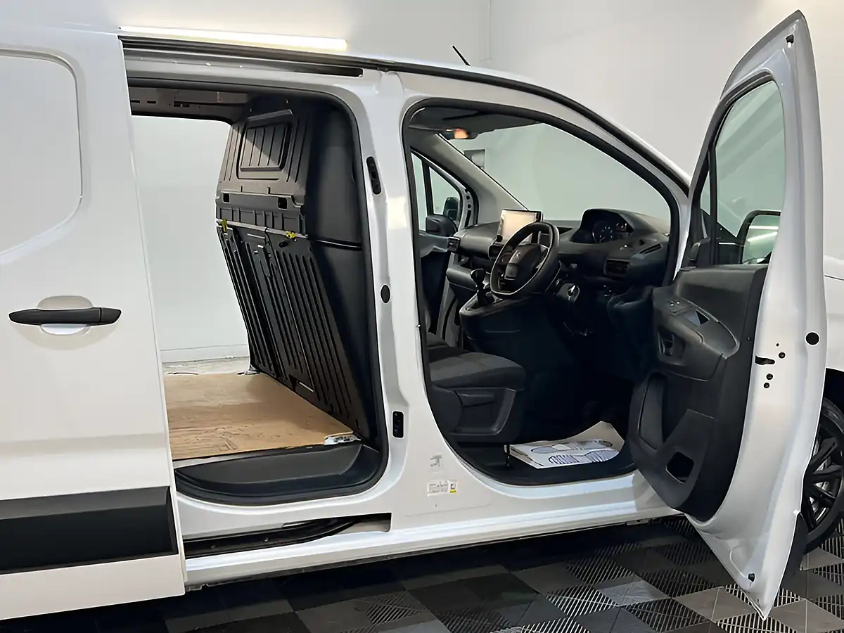 Used 2023 Peugeot Partner Professional Premium+ White - Interior and Exterior details 8