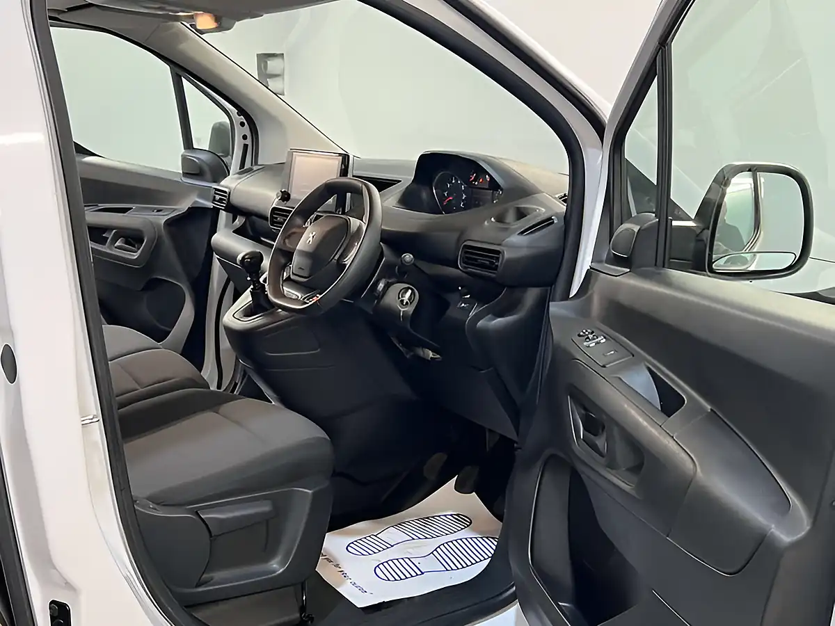 Used 2023 Peugeot Partner Professional Premium+ White - Interior and Exterior details 9
