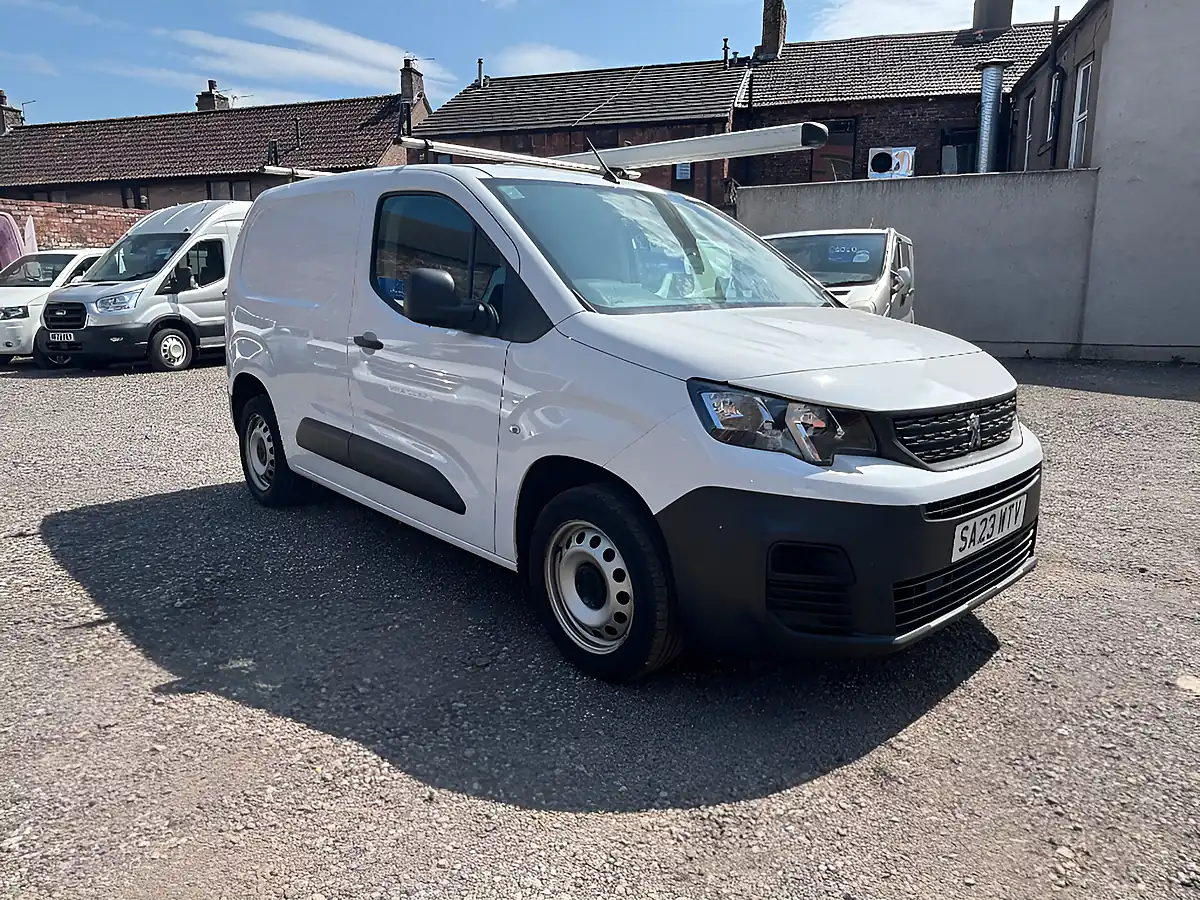 Used 2023 Peugeot Partner Professional Premium + White - Interior and Exterior details 2