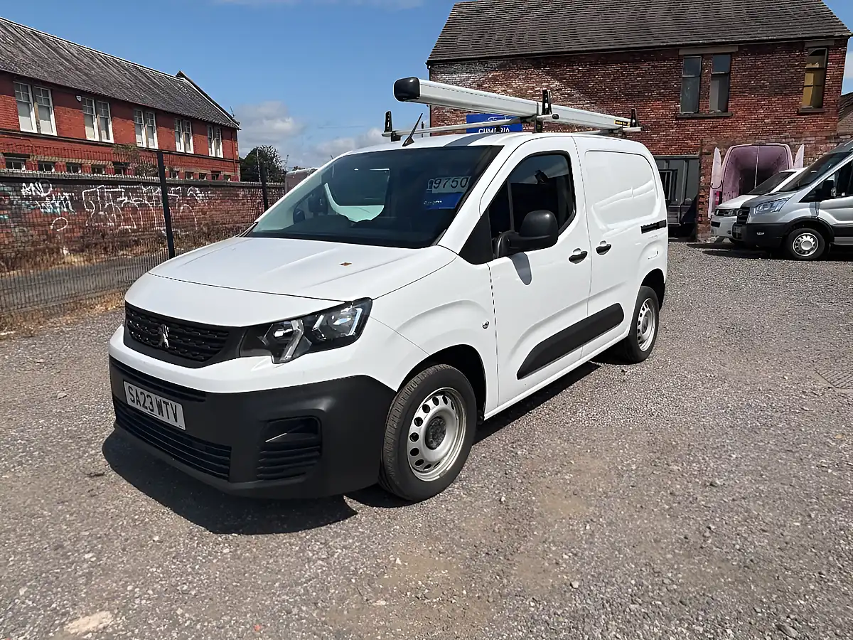 Used 2023 Peugeot Partner Professional Premium + White - Interior and Exterior details 3
