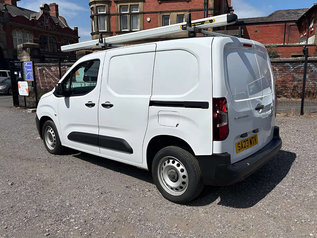 Used 2023 Peugeot Partner Professional Premium + White - Interior and Exterior details 5