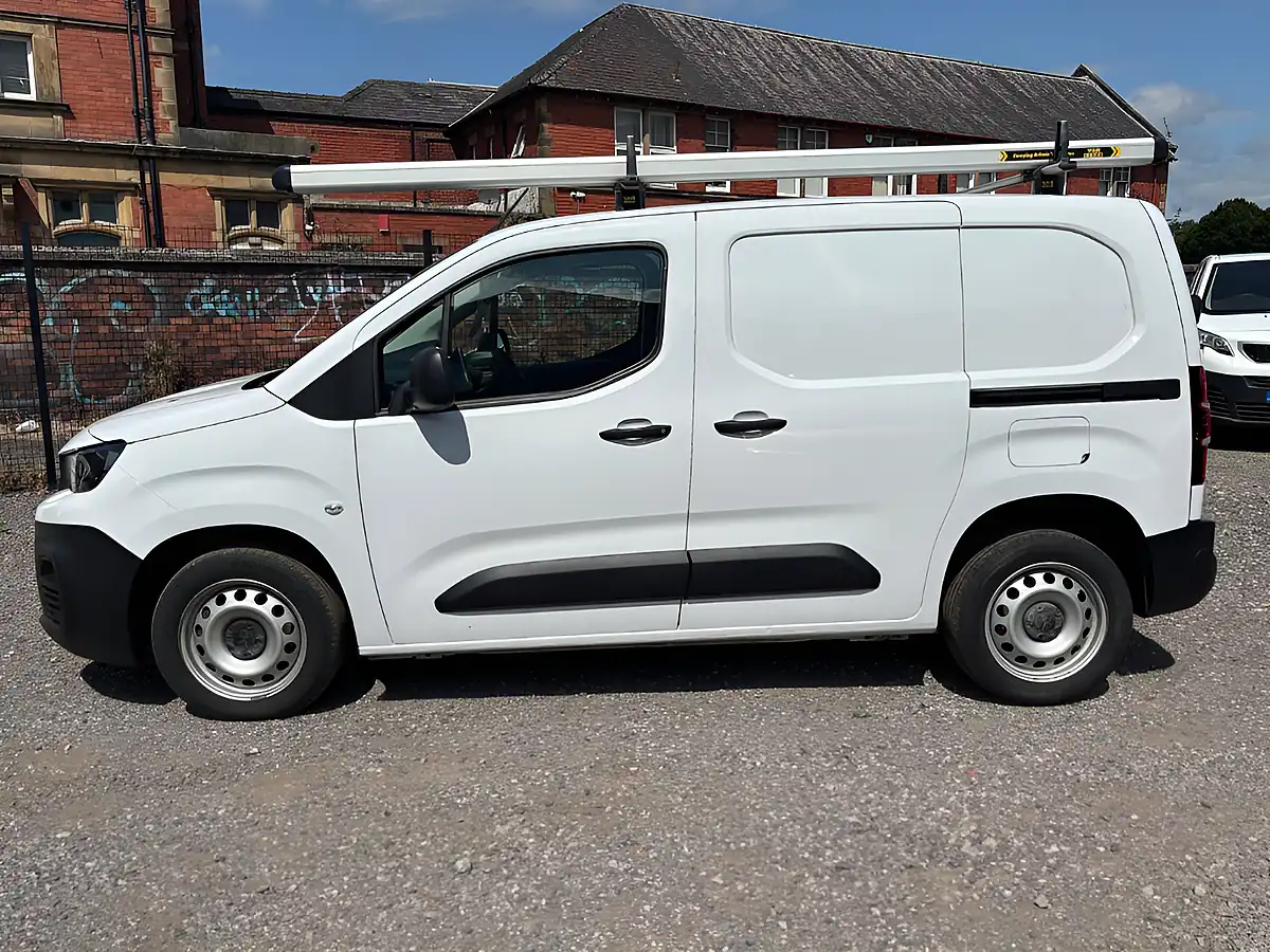 Used 2023 Peugeot Partner Professional Premium + White - Interior and Exterior details 6