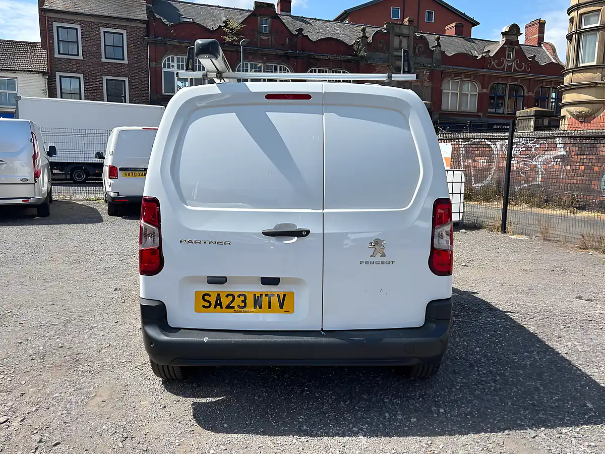 Used 2023 Peugeot Partner Professional Premium + White - Interior and Exterior details 8