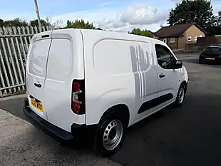 Used 2023 Peugeot Partner Professional Premium+ White - Interior and Exterior details 12
