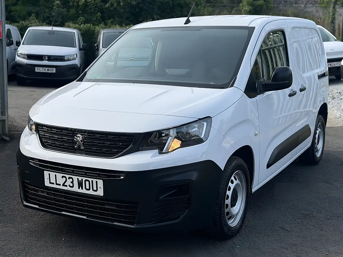 Used 2023 Peugeot Partner Professional Premium+ White - Interior and Exterior details 2