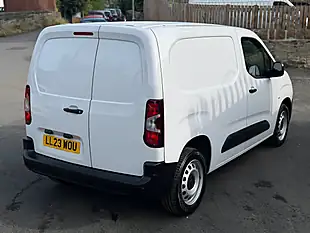 Used 2023 Peugeot Partner Professional Premium+ White - Interior and Exterior details 4