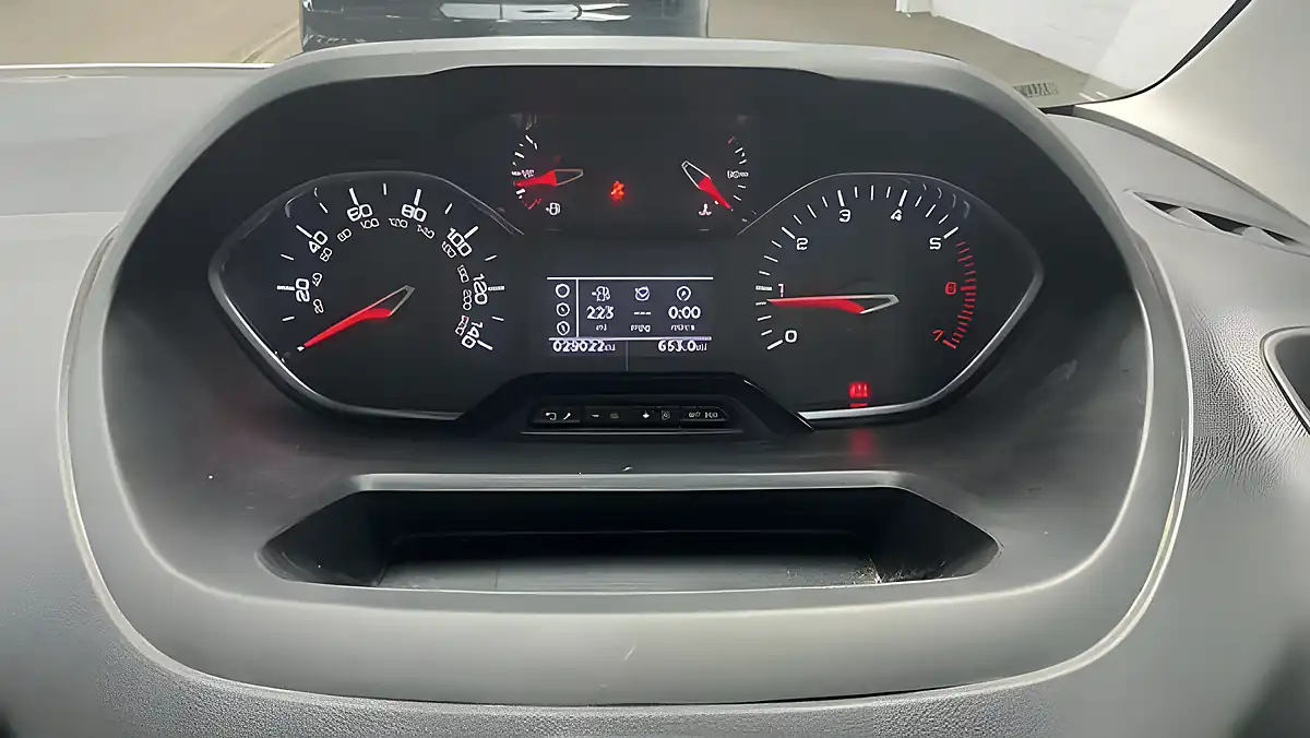 Used 2023 Peugeot Partner Professional Premium White - Interior and Exterior details 12