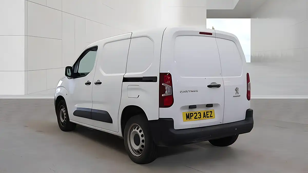 Used 2023 Peugeot Partner Professional Premium White - Interior and Exterior details 3