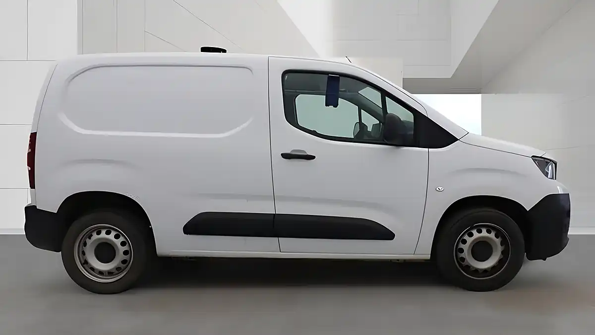 Used 2023 Peugeot Partner Professional Premium White - Interior and Exterior details 5