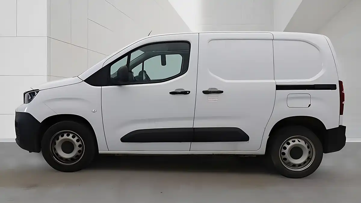 Used 2023 Peugeot Partner Professional Premium White - Interior and Exterior details 6