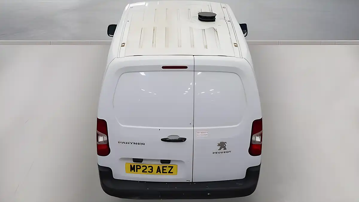 Used 2023 Peugeot Partner Professional Premium White - Interior and Exterior details 8