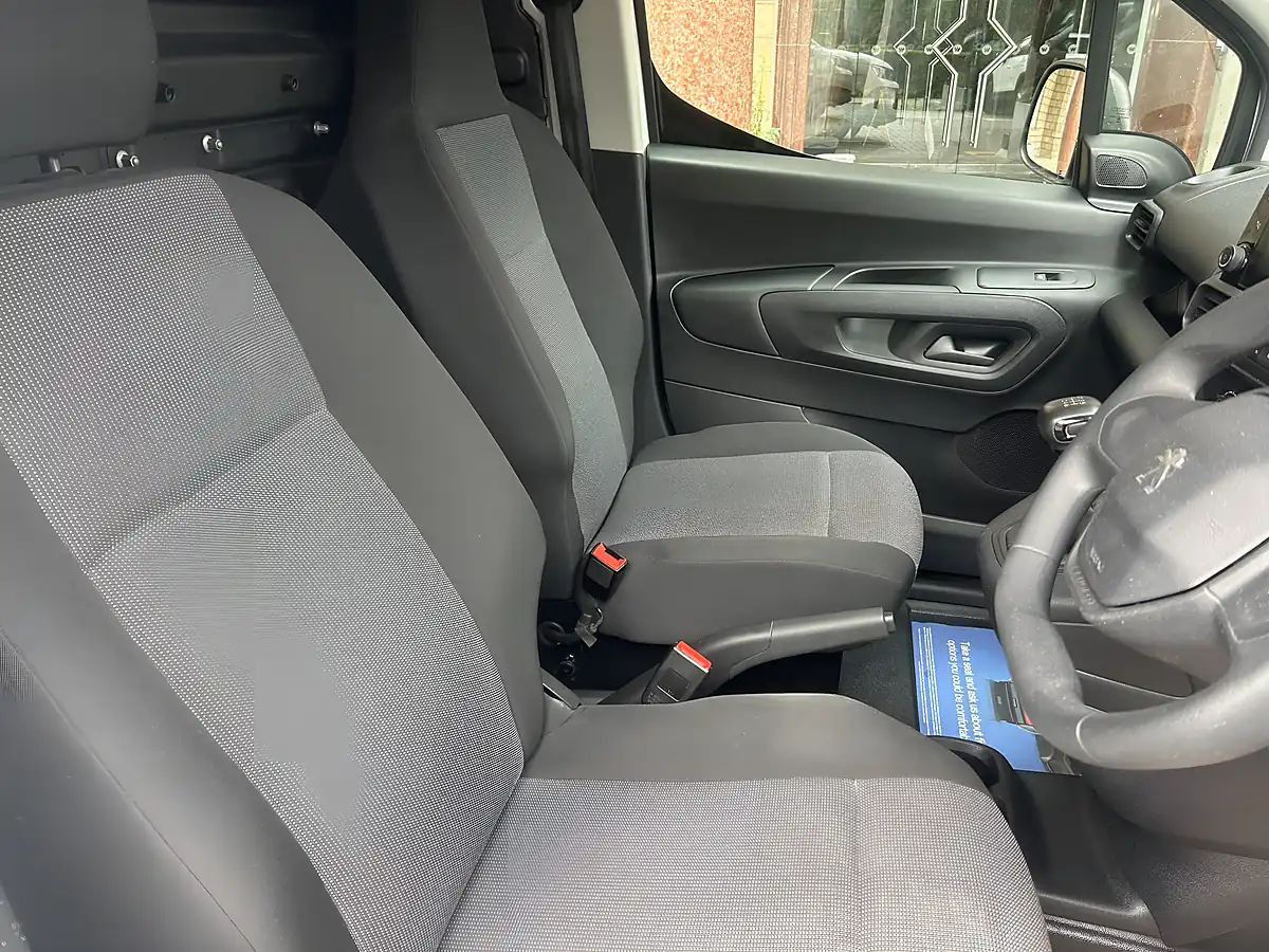 Used 2023 Peugeot Partner Professional Premium + White - Interior and Exterior details 13
