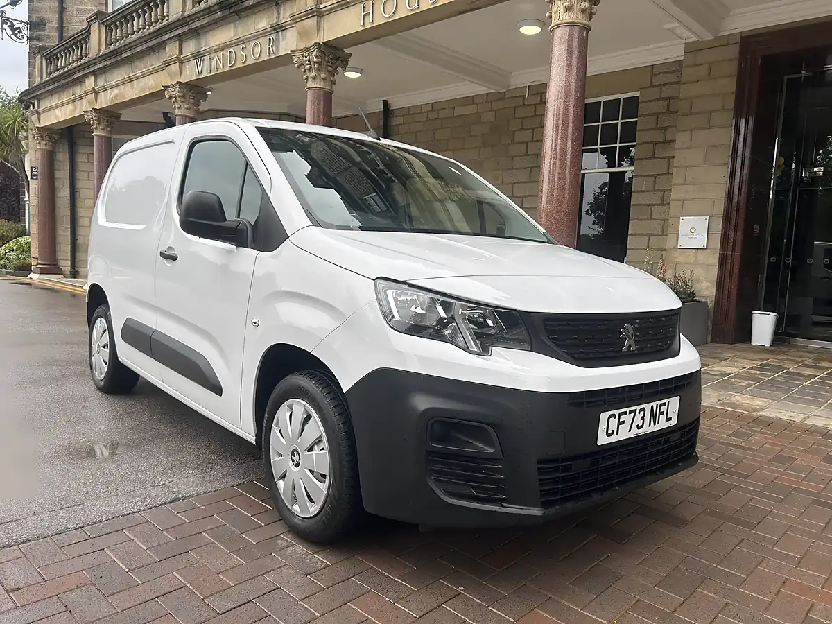 Used 2023 Peugeot Partner Professional Premium + White - Interior and Exterior details 16