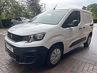 Used 2023 Peugeot Partner Professional Premium + White - Interior and Exterior details 17