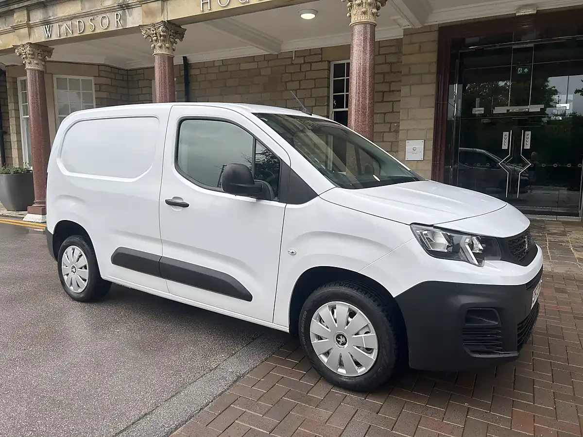 Used 2023 Peugeot Partner Professional Premium + White - Interior and Exterior details 19