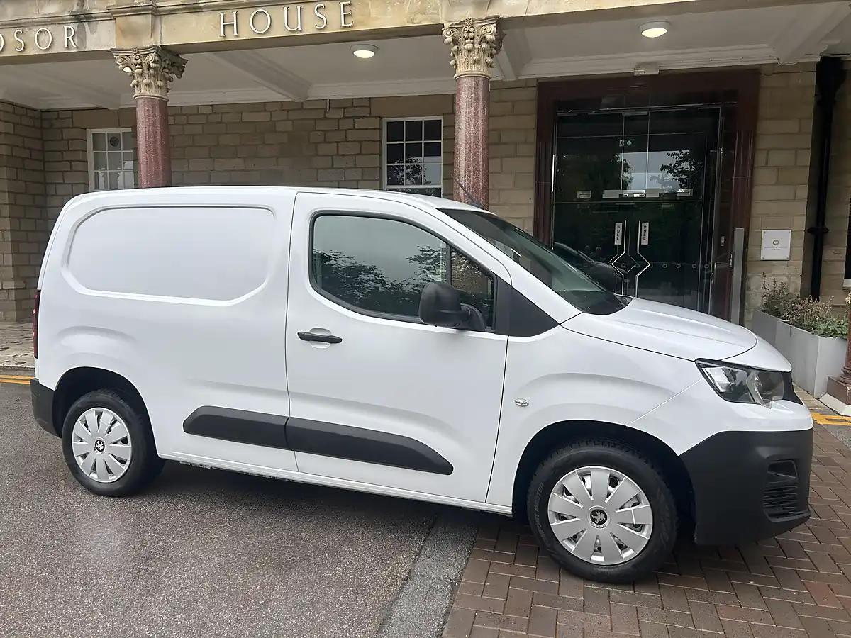 Used 2023 Peugeot Partner Professional Premium + White - Interior and Exterior details 20