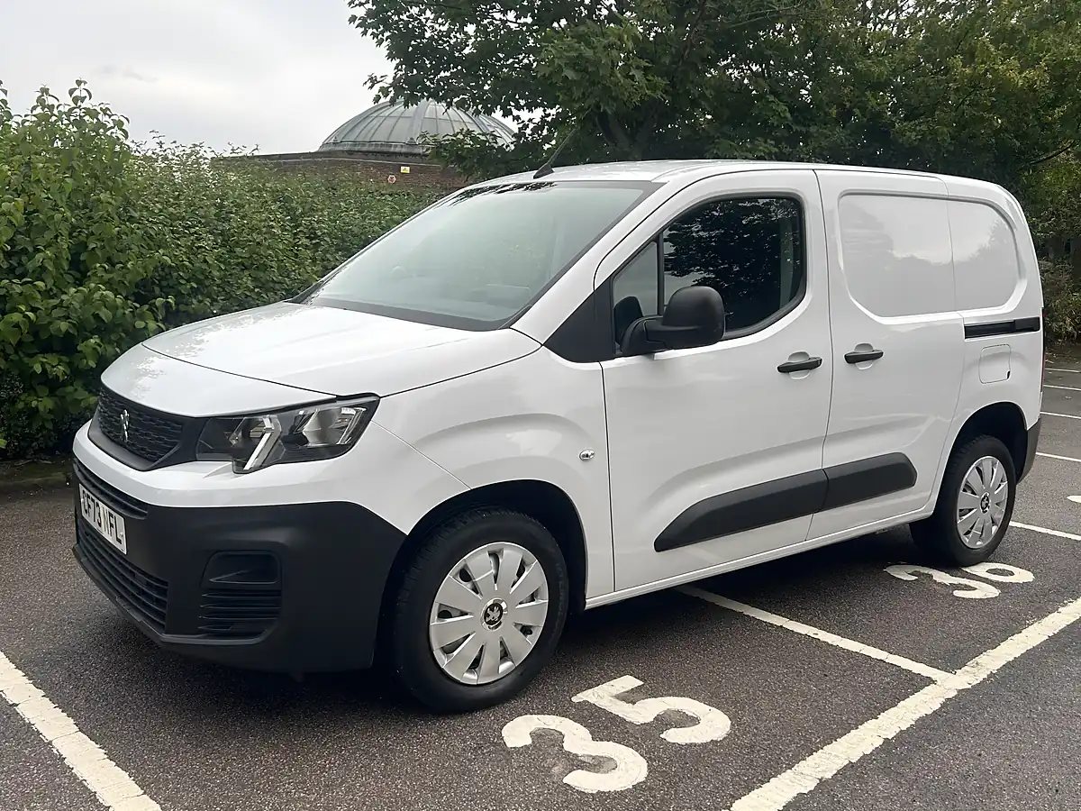 Used 2023 Peugeot Partner Professional Premium + White - Interior and Exterior details 4
