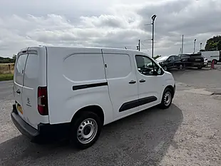 Used 2023 Peugeot Partner Professional Premium White - Interior and Exterior details 10