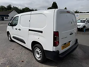 Used 2023 Peugeot Partner Professional Premium White - Interior and Exterior details 11